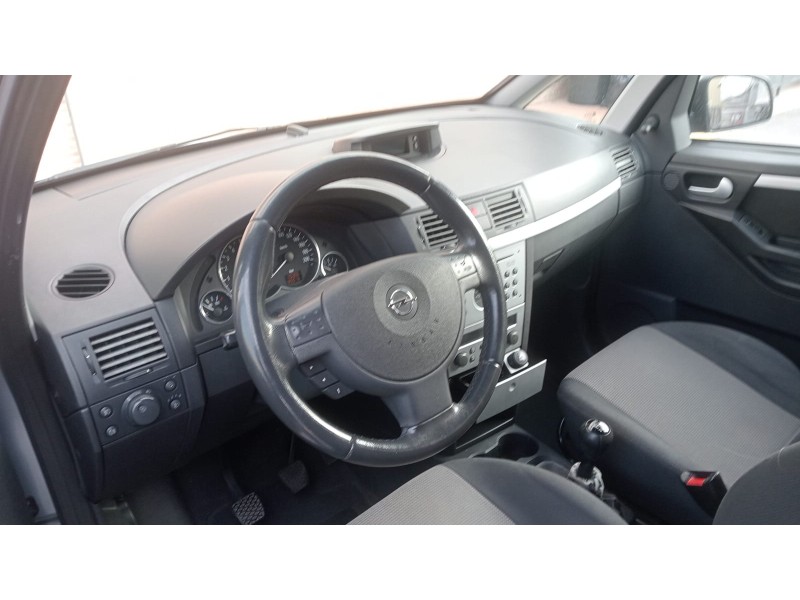 opel meriva del año 2004