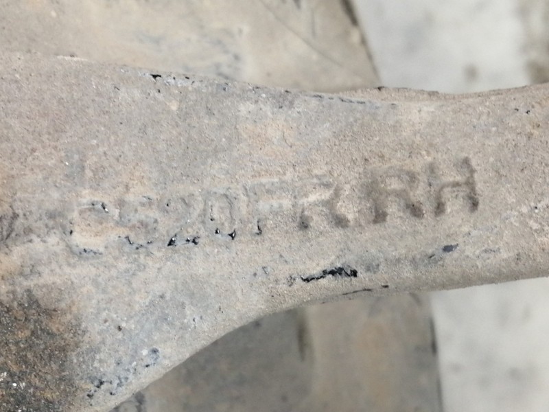 Recambio de mangueta delantera derecha para ford kuga (cbs) trend referencia OEM IAM C520FRRH C8Q0B 1781982