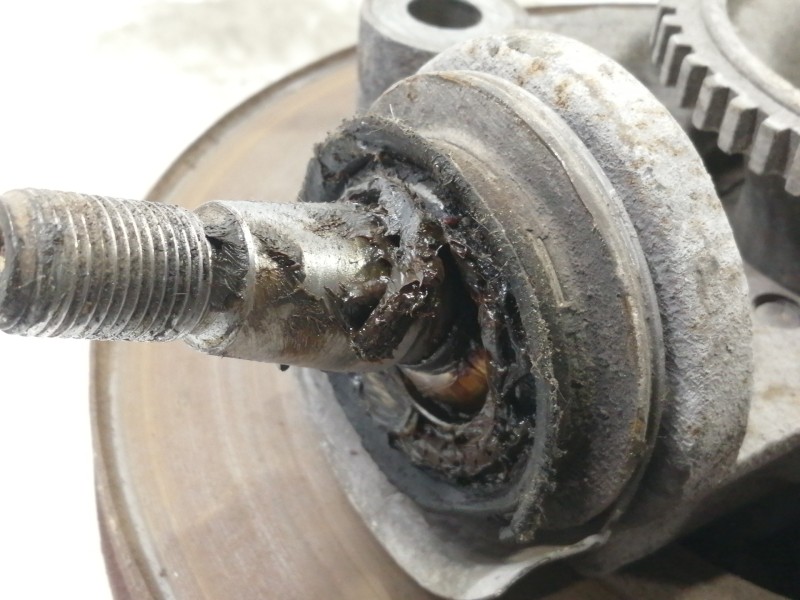 Recambio de mangueta delantera derecha para ford transit combi ´06 ft 350 largo referencia OEM IAM YC153K185AL  