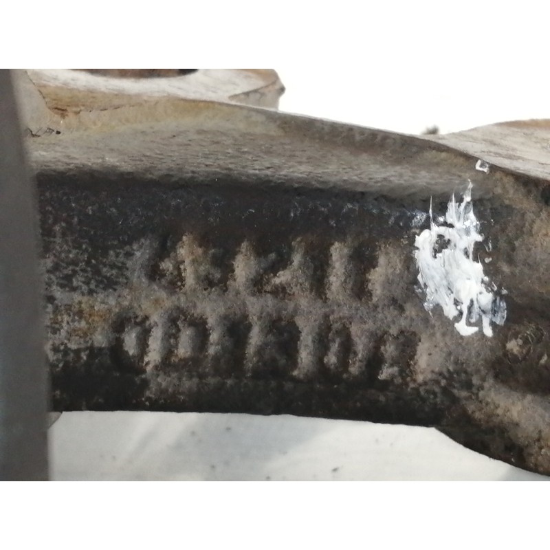 Recambio de mangueta delantera derecha para toyota yaris 1.0 cat referencia OEM IAM 432110D130B  