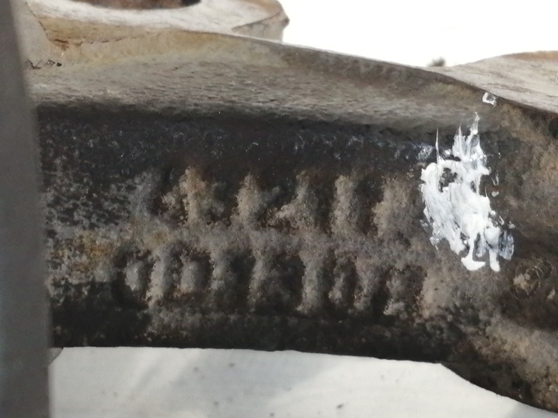 Recambio de mangueta delantera derecha para toyota yaris 1.0 cat referencia OEM IAM 432110D130B  