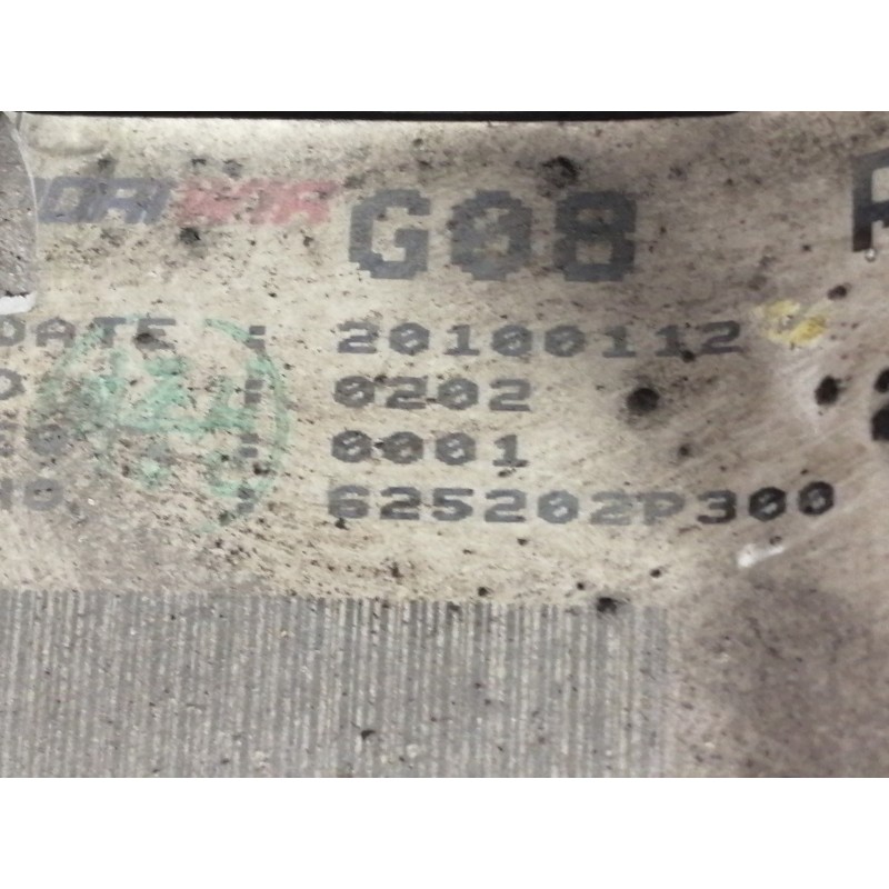 Recambio de mangueta delantera derecha para kia sorento emotion 4wd referencia OEM IAM 625202P300 517162P000 / 517503J000 201001