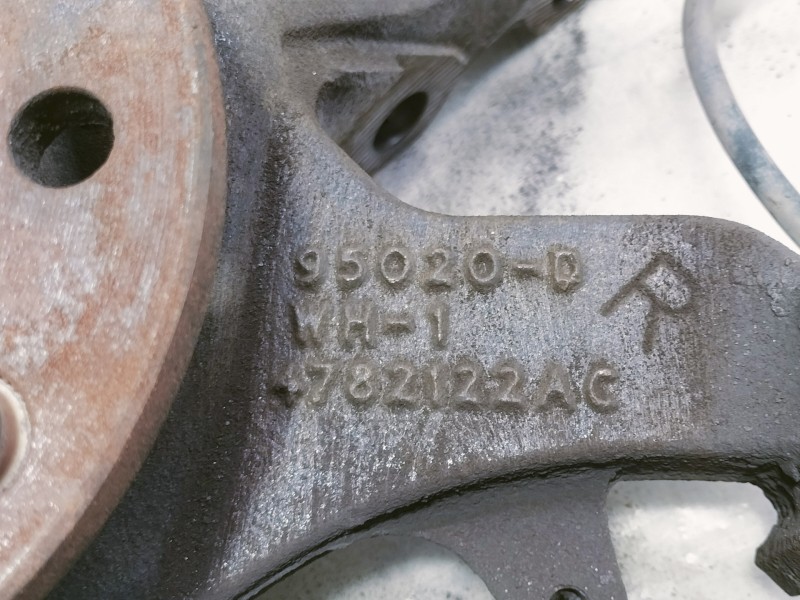 Recambio de mangueta delantera derecha para chrysler 300 m (lr) 3.5 v6 referencia OEM IAM 4782122AC 950200 