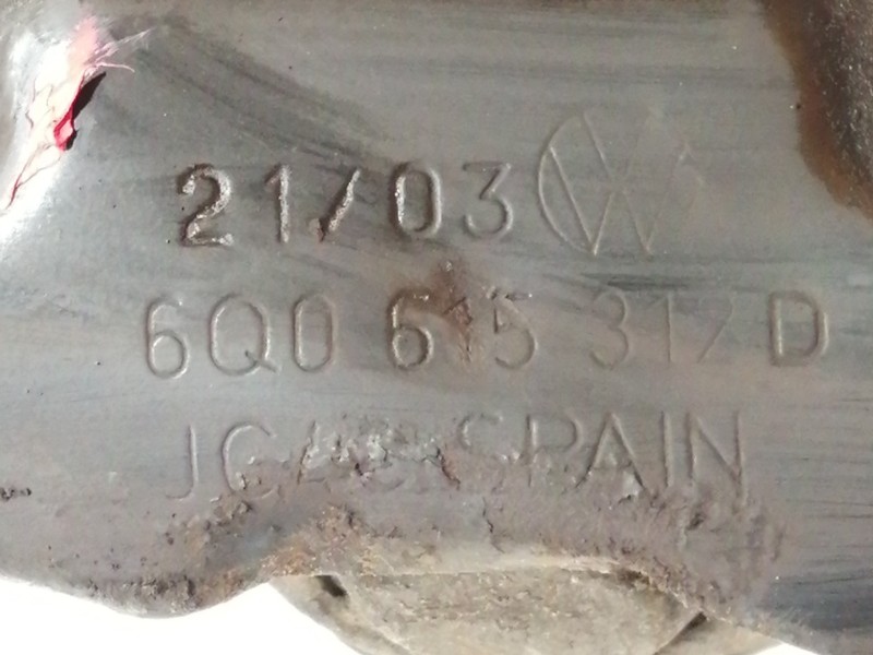 Recambio de mangueta delantera derecha para seat cordoba berlina (6l2) stella referencia OEM IAM 6Q0615312D  