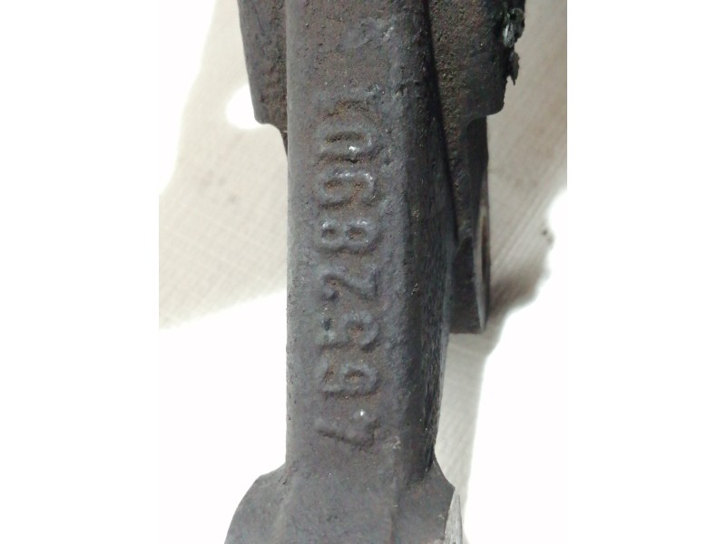 Recambio de mangueta delantera derecha para fiat punto berlina (188) 1.2 cat referencia OEM IAM 46528901  