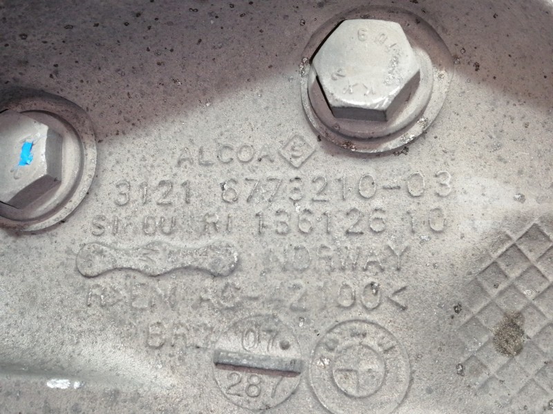 Recambio de mangueta delantera derecha para bmw serie 1 berlina (e81/e87) 118d referencia OEM IAM 3121677321003 13612610 