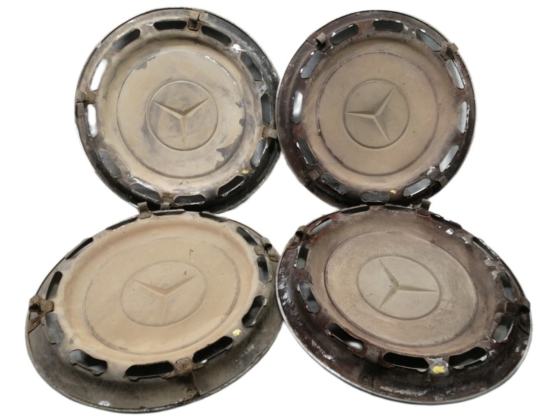 Recambio de tapacubos para mercedes-benz clase e (w123) berlina+coupe d 300 referencia OEM IAM   4 TAPACUBOS
