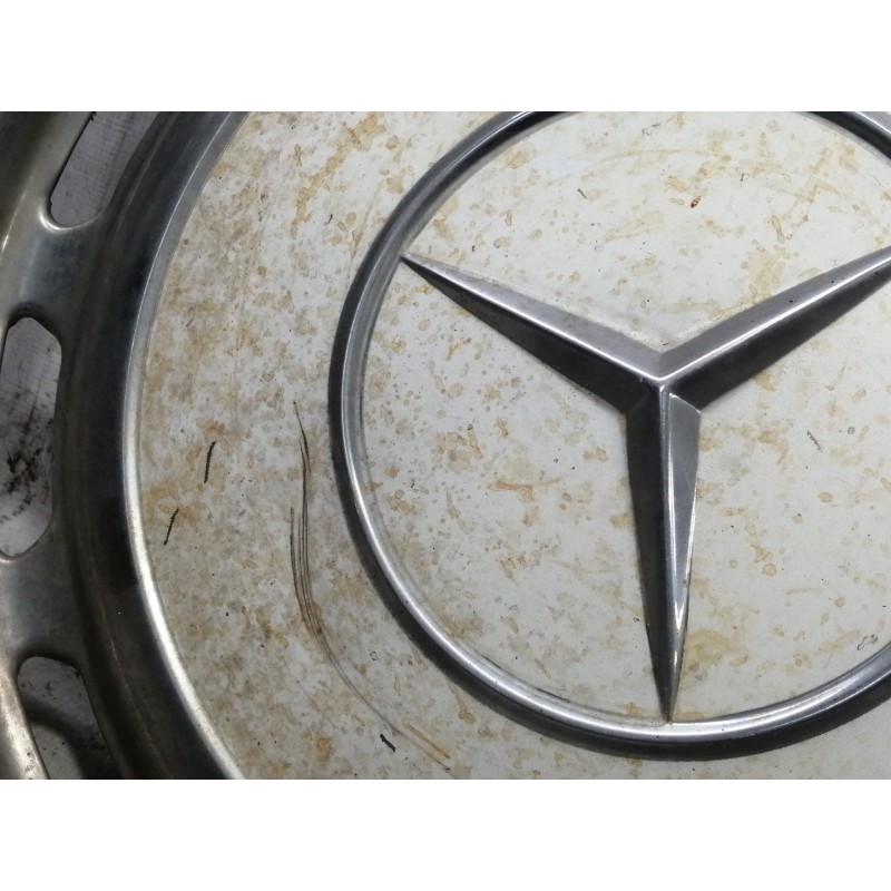 Recambio de tapacubos para mercedes-benz clase e (w123) berlina+coupe d 300 referencia OEM IAM   4 TAPACUBOS