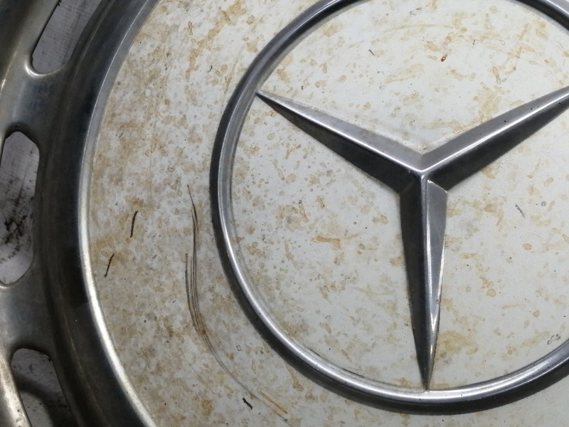 Recambio de tapacubos para mercedes-benz clase e (w123) berlina+coupe d 300 referencia OEM IAM   4 TAPACUBOS