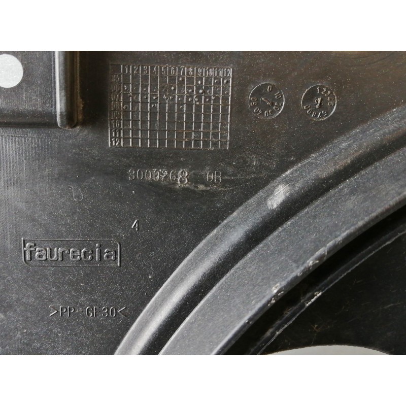 Recambio de electroventilador para renault modus dynamique referencia OEM IAM 3000268  