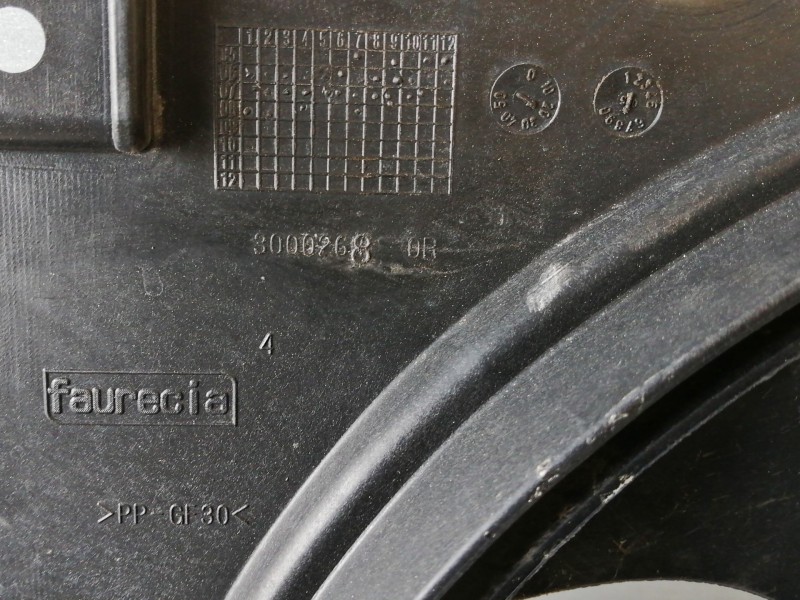 Recambio de electroventilador para renault modus dynamique referencia OEM IAM 3000268  