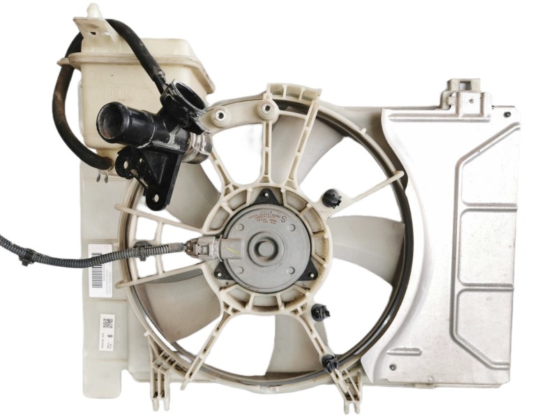 Recambio de electroventilador para toyota yaris active referencia OEM IAM MFA4220007821  