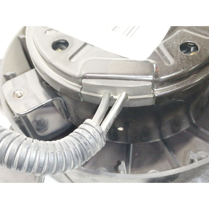 Recambio de electroventilador para hyundai i20 elegant referencia OEM IAM A005483  