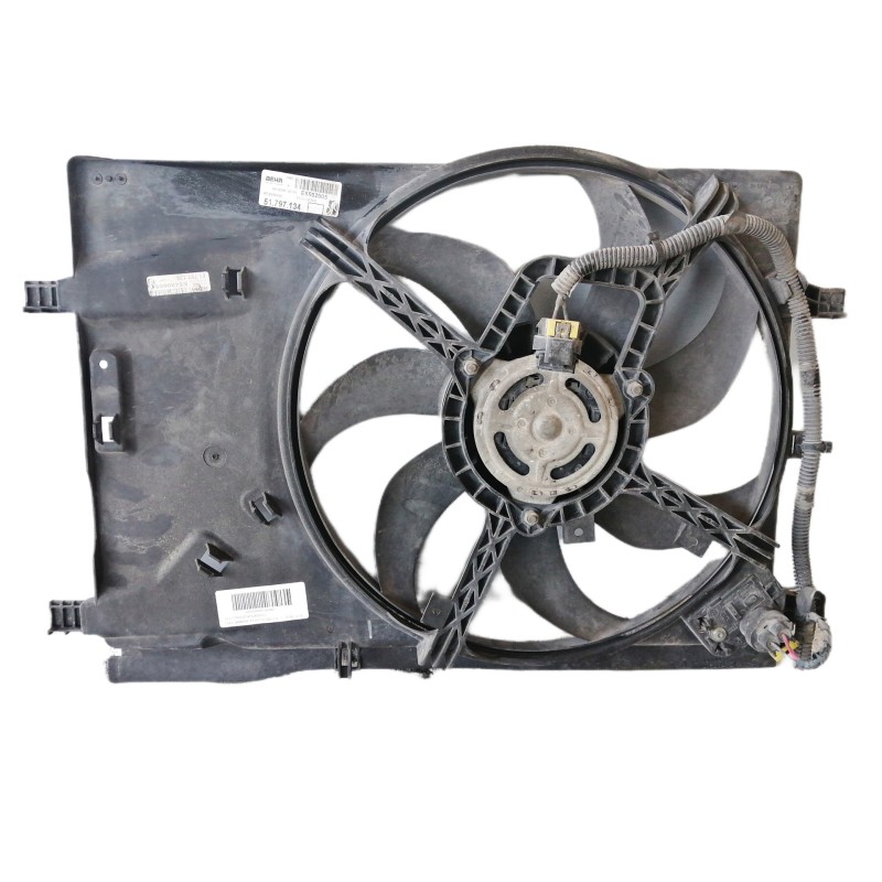 Recambio de electroventilador para fiat grande punto (199) 1.4 referencia OEM IAM 51797134 E5502005 / E5480005 51797135