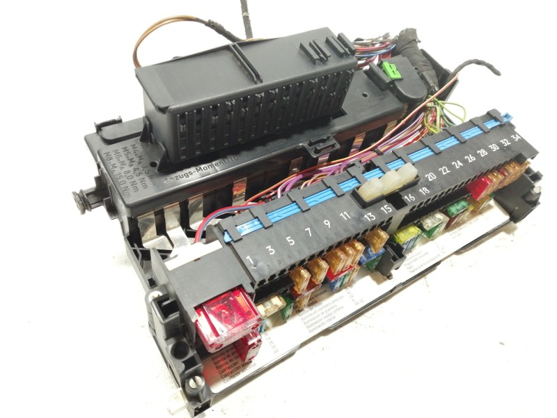 Recambio de caja reles / fusibles para bmw serie 3 berlina (e46) 320d referencia OEM IAM 8364542  