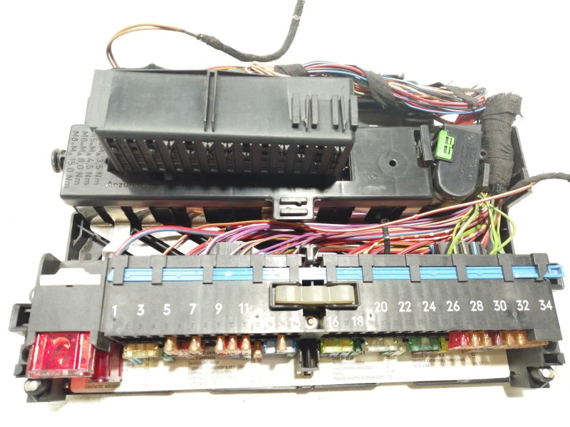 Recambio de caja reles / fusibles para bmw serie 3 berlina (e46) 320d referencia OEM IAM 8364542  