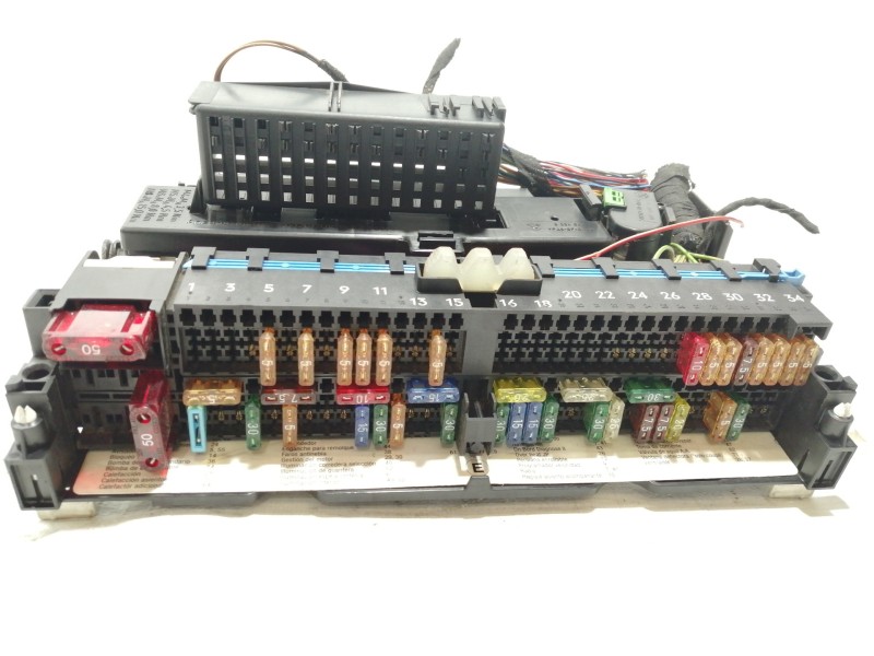 Recambio de caja reles / fusibles para bmw serie 3 berlina (e46) 320d referencia OEM IAM 8364542  