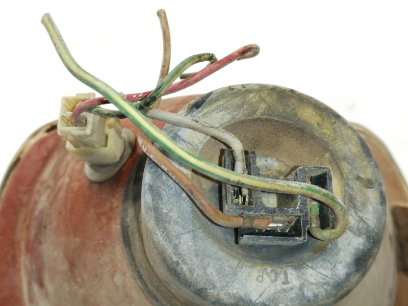 Recambio de faro izquierdo para peugeot 205 berlina referencia OEM IAM   