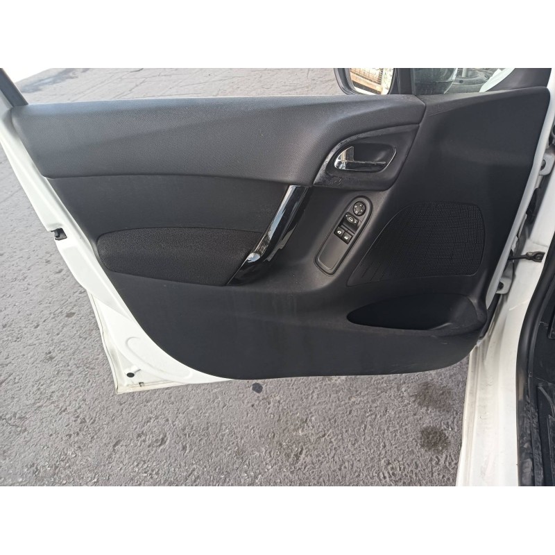 Recambio de guarnecido puerta delantera izquierda para citroën c3 selection referencia OEM IAM   