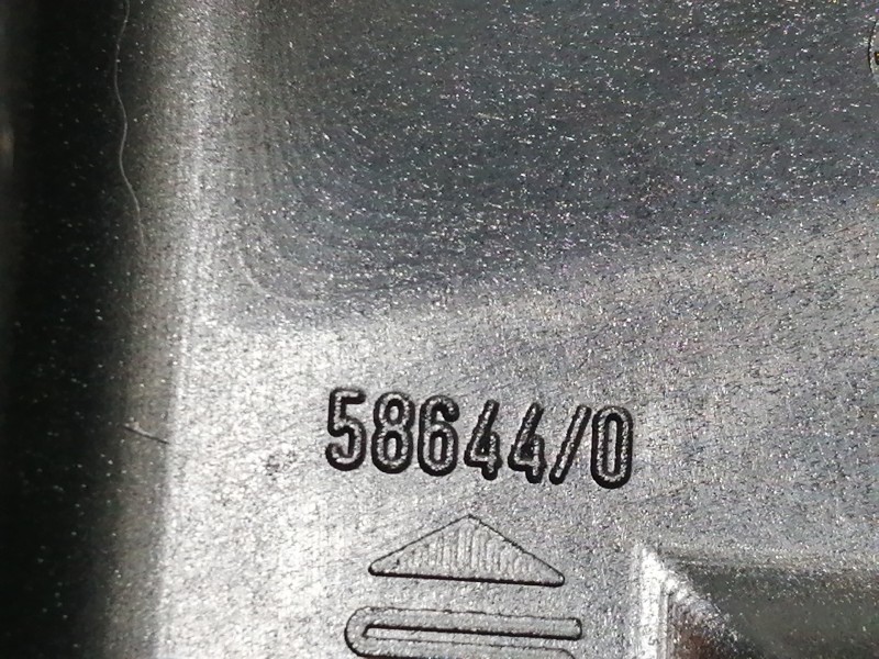 Recambio de caja reles / fusibles para volkswagen passat berlina (3c2) highline referencia OEM IAM 586440  INTERIOR IZQ