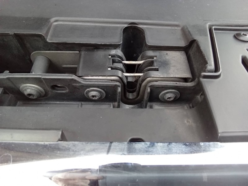 Recambio de cerradura capot para volkswagen passat berlina (3c2) highline referencia OEM IAM 3C1823187  