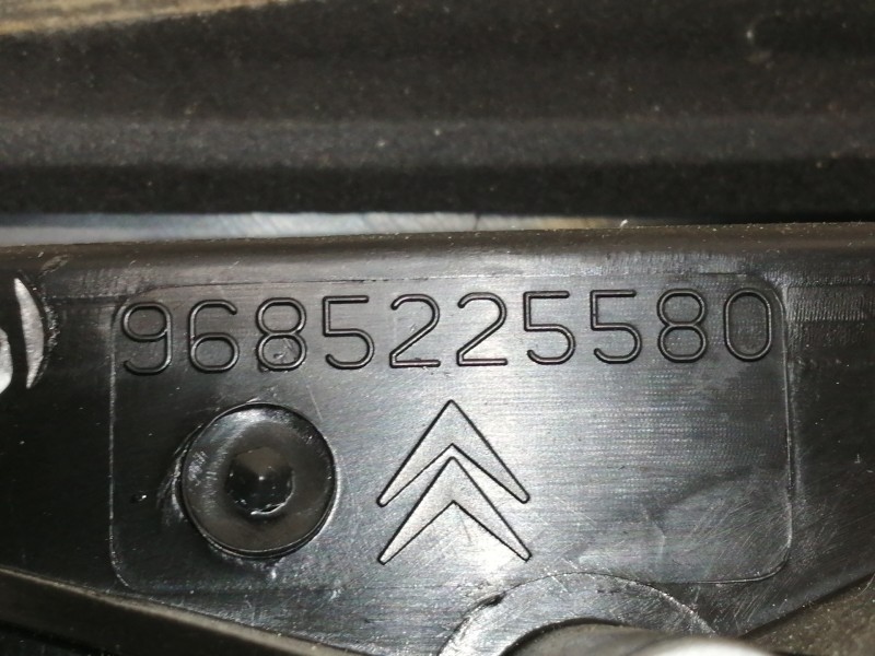 Recambio de piloto trasero izquierdo interior para citroën c3 selection referencia OEM IAM 9685225580 89090139 