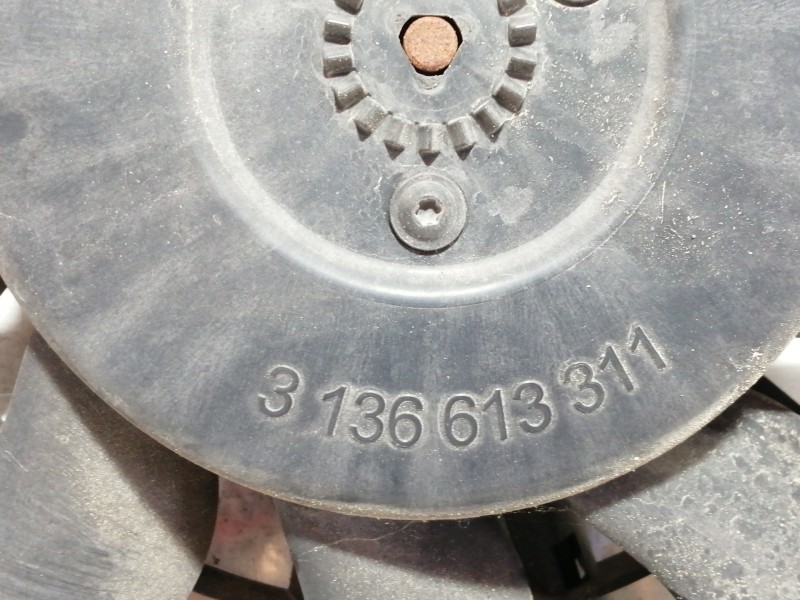 Recambio de electroventilador para opel astra gtc 1.9 cdti referencia OEM IAM 0130303304 24467444 / 3135103909 3136613311