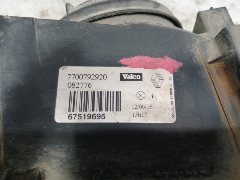 Recambio de faro derecho para renault 21 berlina (b/l48) 2.0 referencia OEM IAM 7700792920 082776 
