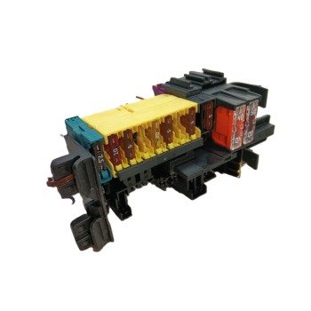 CAJA RELES / FUSIBLES A2059067200 1935060105 