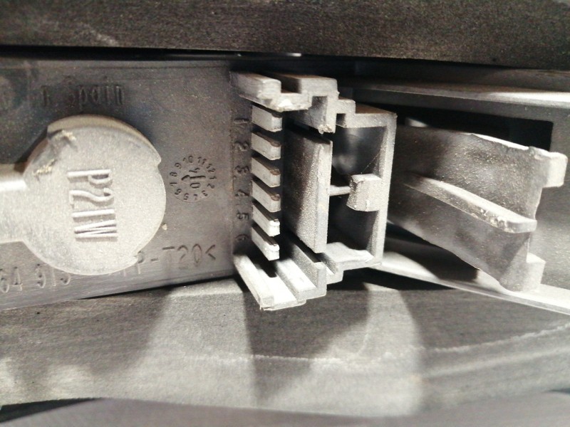 Recambio de piloto trasero derecho para renault megane ii familiar 1.9 dci diesel referencia OEM IAM 8200142683  