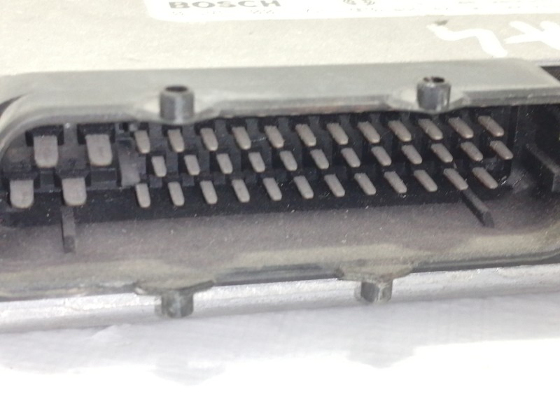 Recambio de centralita motor uce para audi a4 avant (b5) referencia OEM IAM 0281001721  