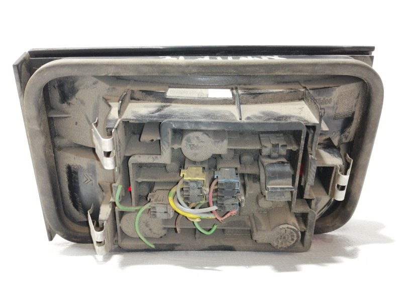 Recambio de piloto trasero izquierdo interior para citroën xantia berlina 1.9 td exclusive referencia OEM IAM   