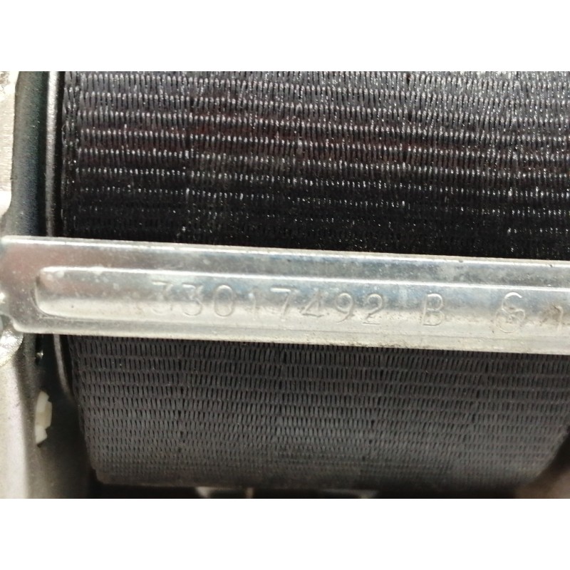 Recambio de cinturon seguridad trasero derecho para seat ibiza (6j5) 1.4 16v referencia OEM IAM 33017492B  5 PUERTAS