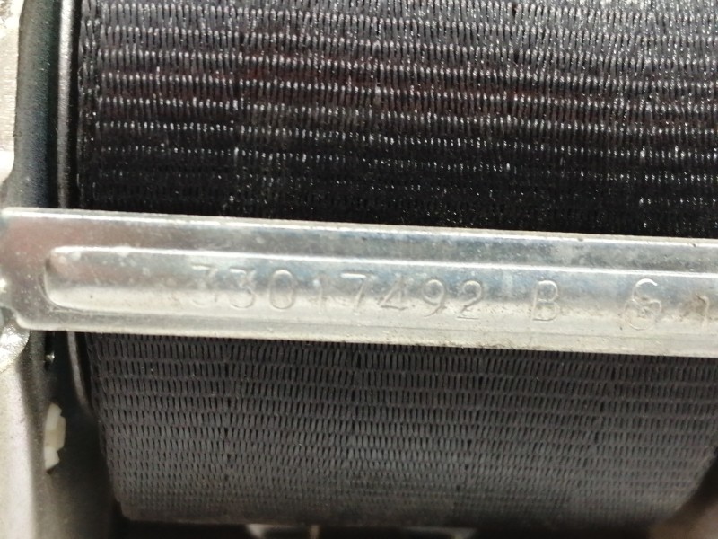 Recambio de cinturon seguridad trasero derecho para seat ibiza (6j5) 1.4 16v referencia OEM IAM 33017492B  5 PUERTAS