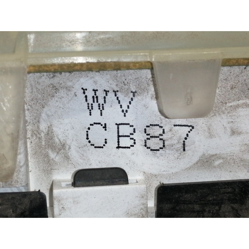 Recambio de cuadro instrumentos para mazda premacy (cp) 2.0 turbodiesel cat referencia OEM IAM 20610133711 20610133711 WVCB87