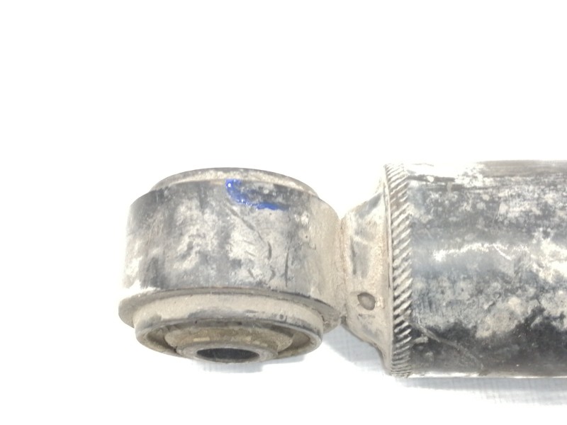 Recambio de amortiguador trasero derecho para mercedes-benz vito (w638) combi referencia OEM IAM A6383260700  