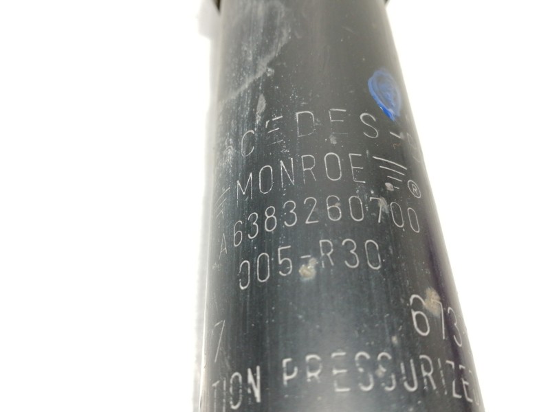 Recambio de amortiguador trasero derecho para mercedes-benz vito (w638) combi referencia OEM IAM A6383260700  