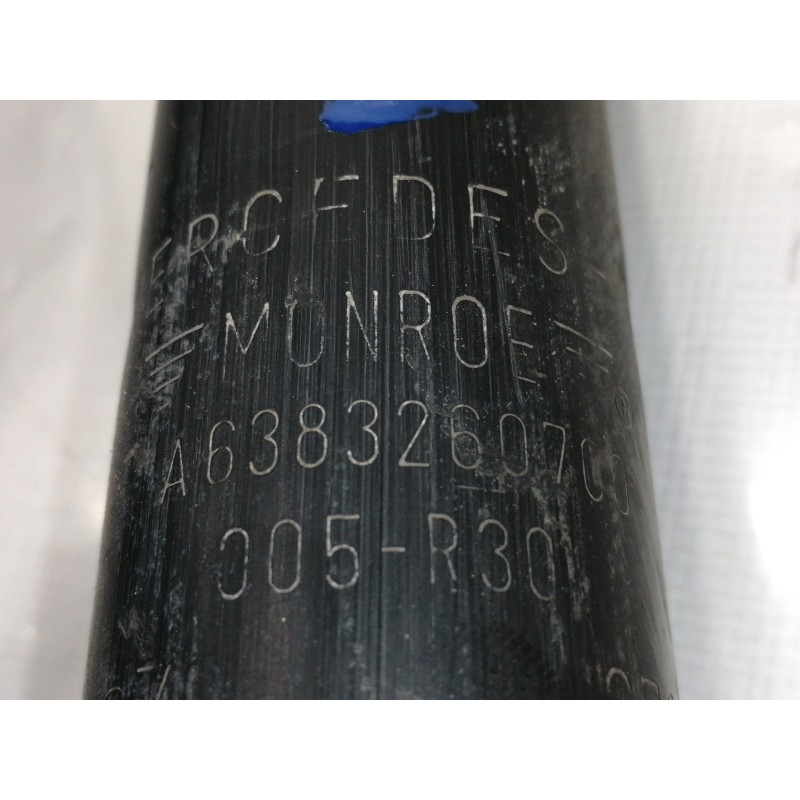 Recambio de amortiguador trasero izquierdo para mercedes-benz vito (w638) combi referencia OEM IAM A6383260700  