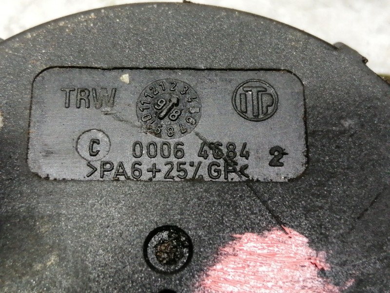 Recambio de cinturon seguridad trasero izquierdo para volkswagen golf iv berlina (1j1) referencia OEM IAM 00064684  