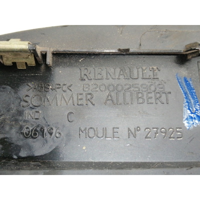 Recambio de pantalla multifuncion para renault laguna ii grandtour (kg0) 1.9 dci diesel referencia OEM IAM 8200361582A  