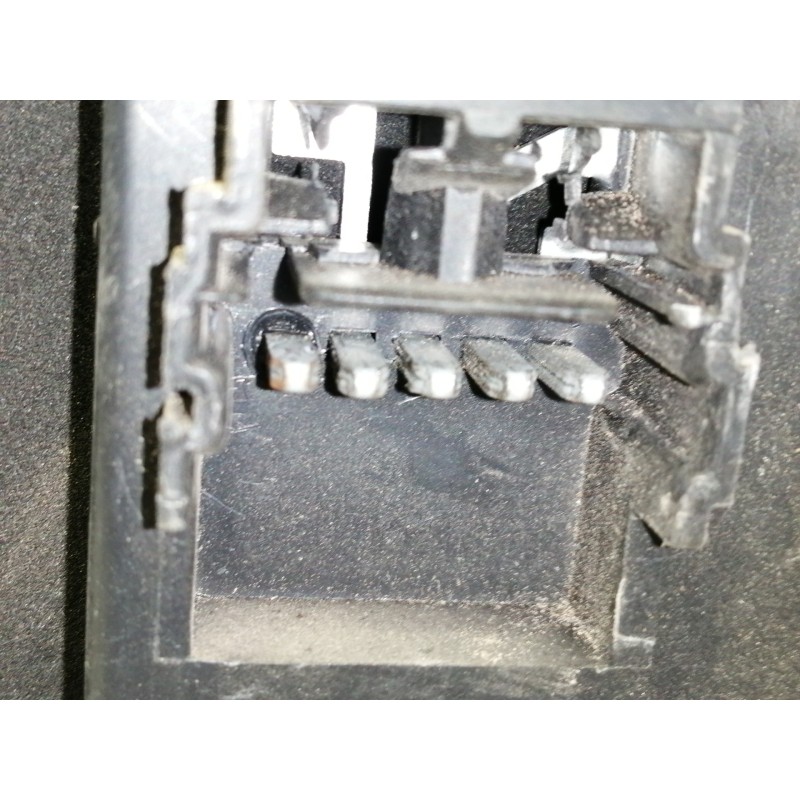 Recambio de piloto trasero izquierdo para renault megane i berlina hatchback (ba0) referencia OEM IAM 039690999000  