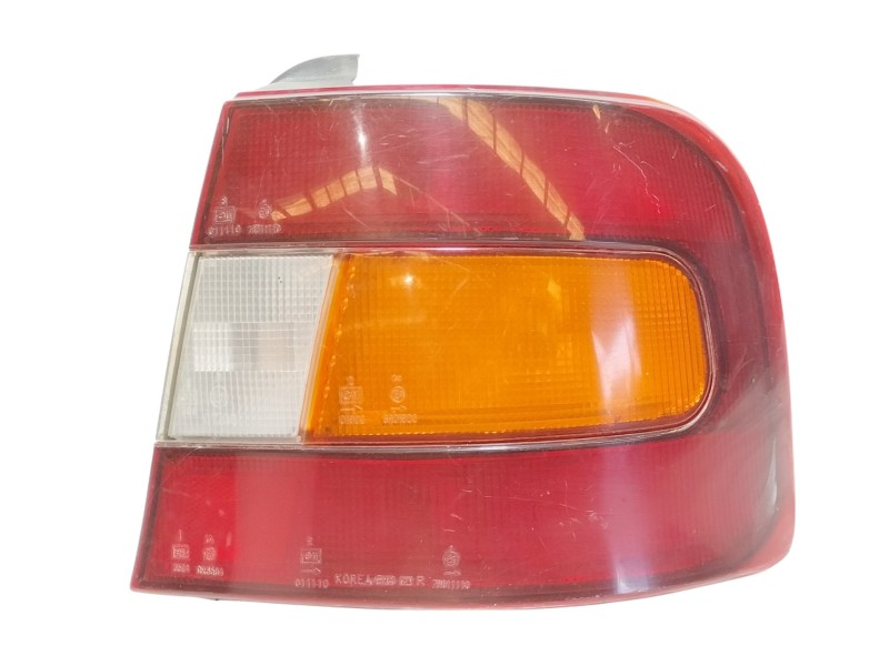 Recambio de piloto trasero derecho para hyundai lantra (j1) 1.8 16v cat referencia OEM IAM   