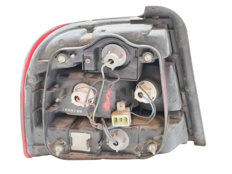 Recambio de piloto trasero derecho para hyundai lantra (j1) 1.8 16v cat referencia OEM IAM   