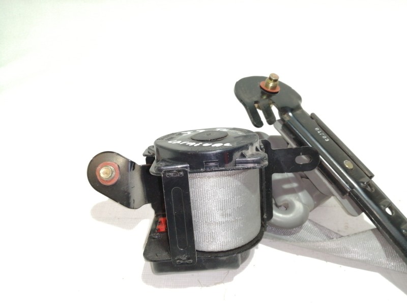 Recambio de cinturon seguridad trasero izquierdo para kia carnival ii 2.9 crdi cat referencia OEM IAM 0427211  