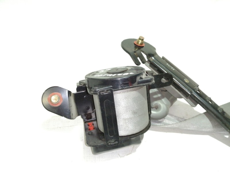 Recambio de cinturon seguridad trasero izquierdo para kia carnival ii 2.9 crdi cat referencia OEM IAM 0427211  