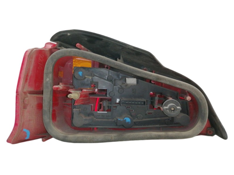 Recambio de piloto trasero derecho para peugeot 106 (s2) kid d referencia OEM IAM 2274  