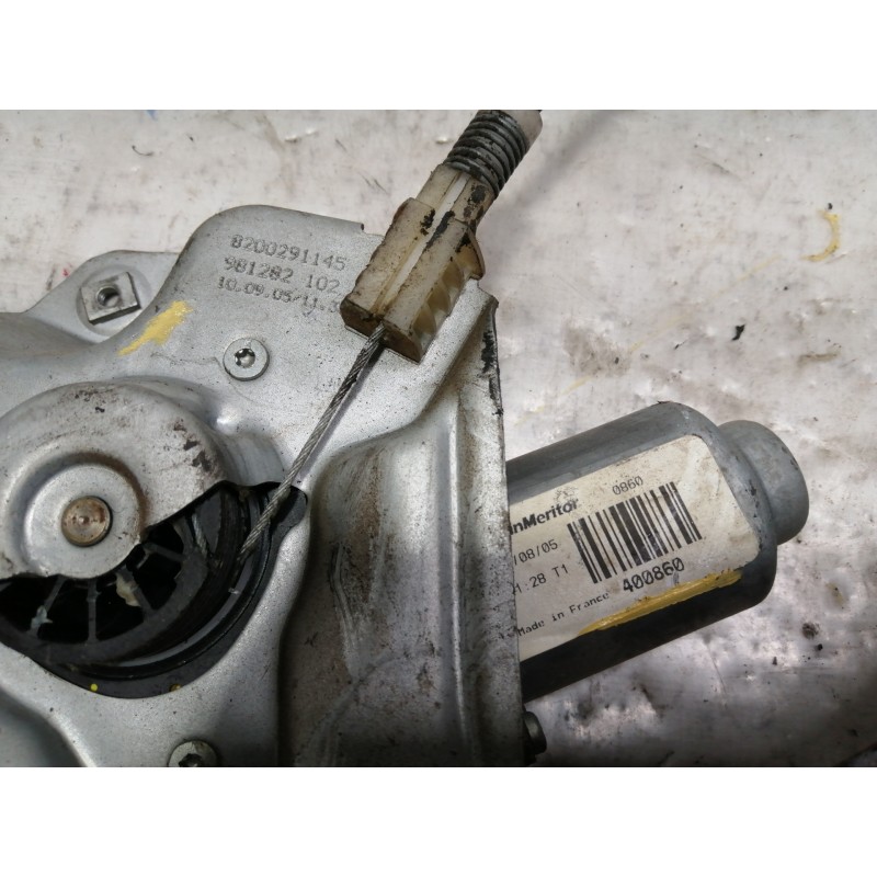 Recambio de elevalunas delantero izquierdo para renault clio iii confort expression referencia OEM IAM 400860 8200291145 