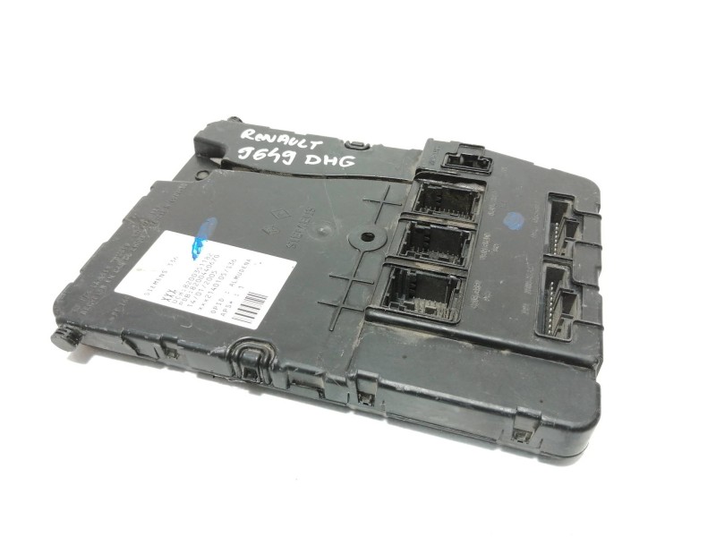 Recambio de caja reles / fusibles para renault megane ii familiar 1.9 dci diesel referencia OEM IAM 8200351182  