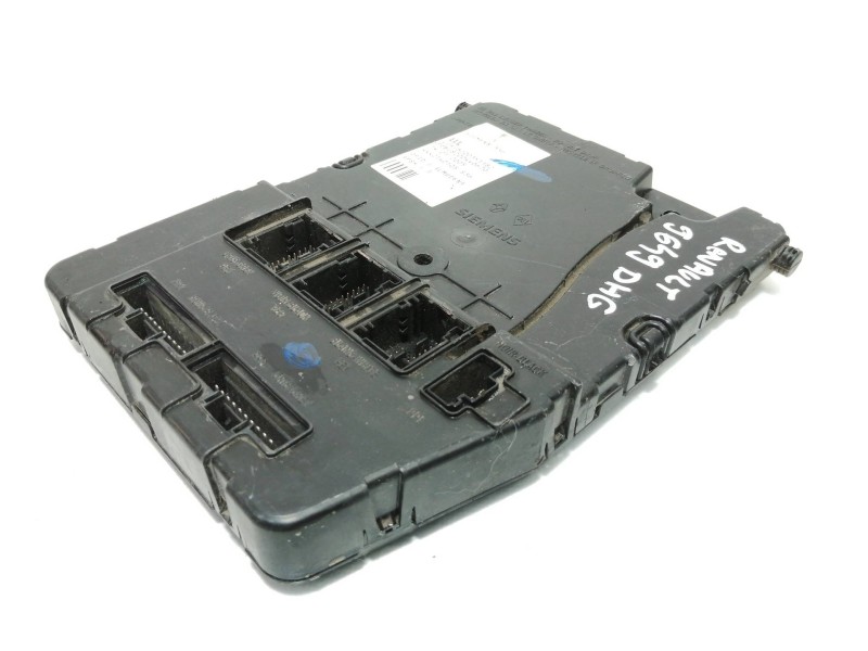 Recambio de caja reles / fusibles para renault megane ii familiar 1.9 dci diesel referencia OEM IAM 8200351182  