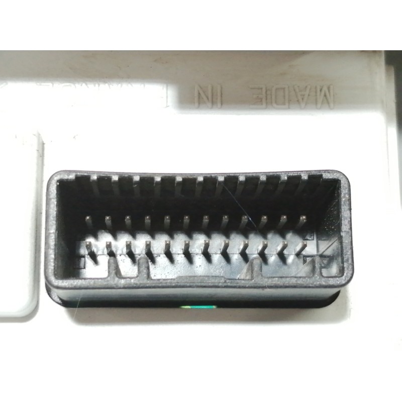 Recambio de pantalla multifuncion para nissan kubistar (x76) premium (l1) referencia OEM IAM 8200380298  